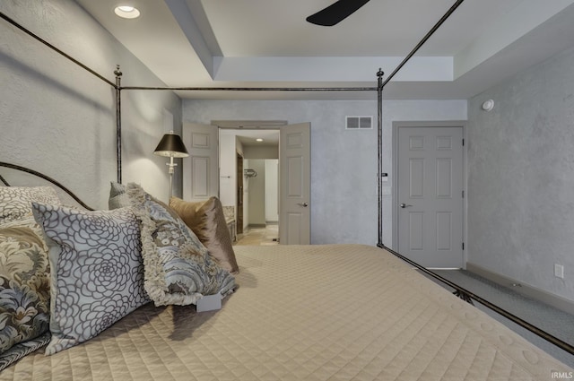 bedroom featuring ceiling fan