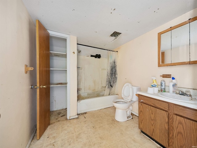 full bathroom featuring vanity, toilet, and shower / tub combo