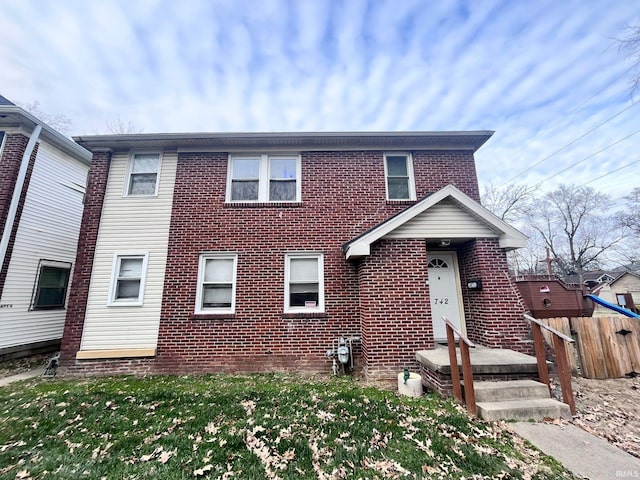 view of front of house featuring a front yard