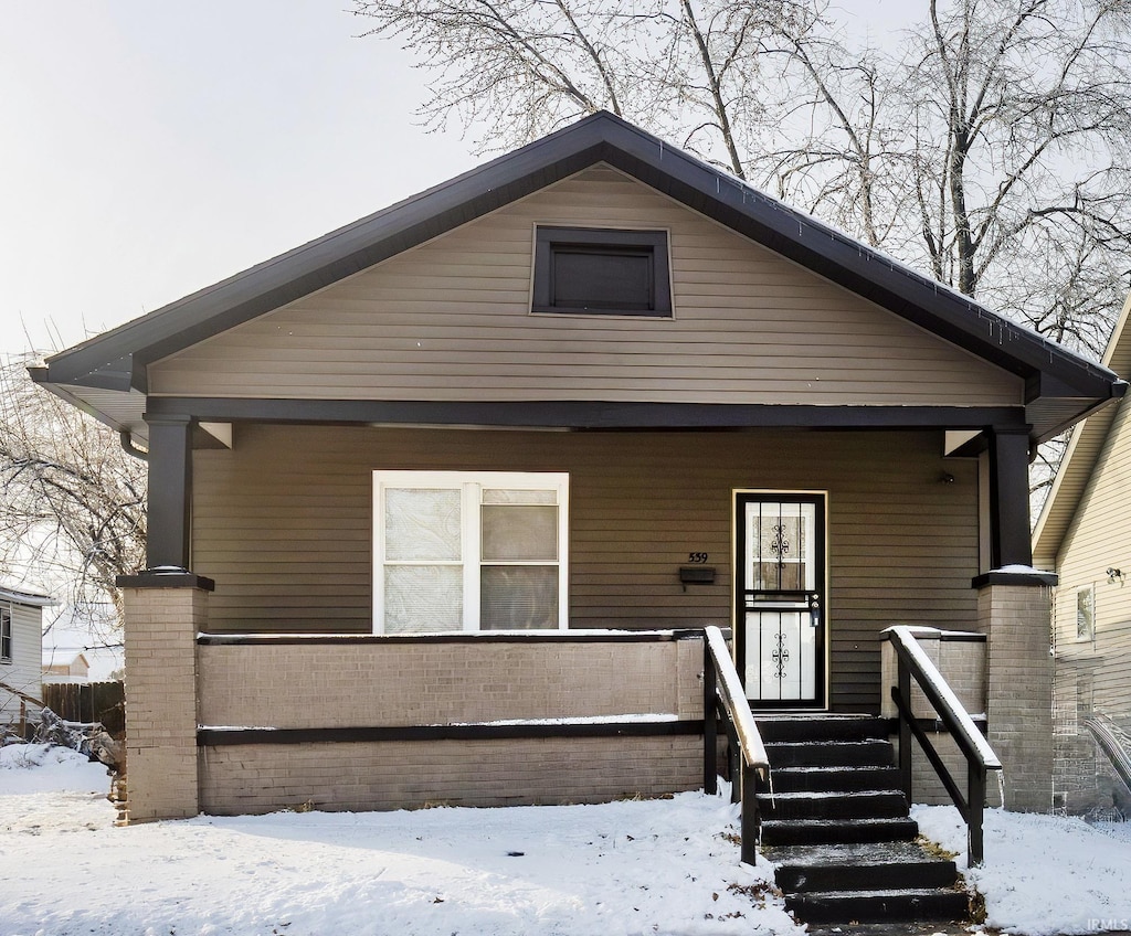 view of front of property with covered porch