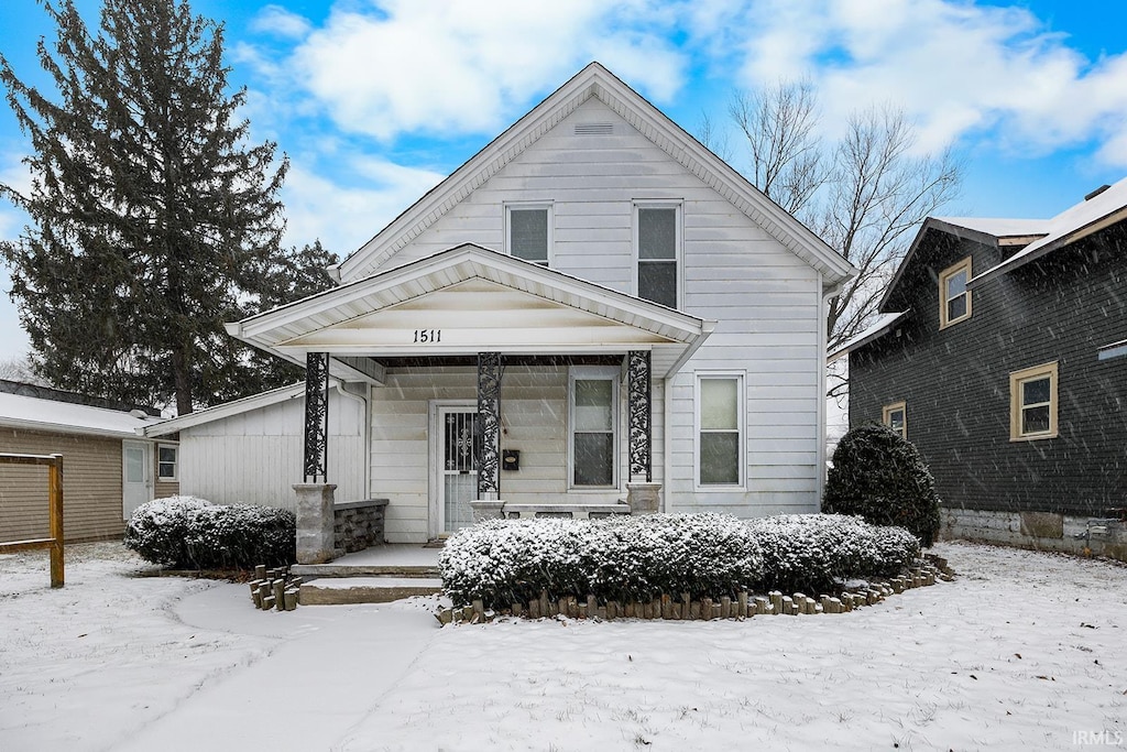 bungalow-style house with covered porch