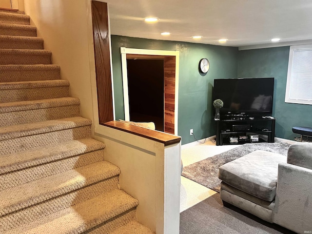 living room with carpet