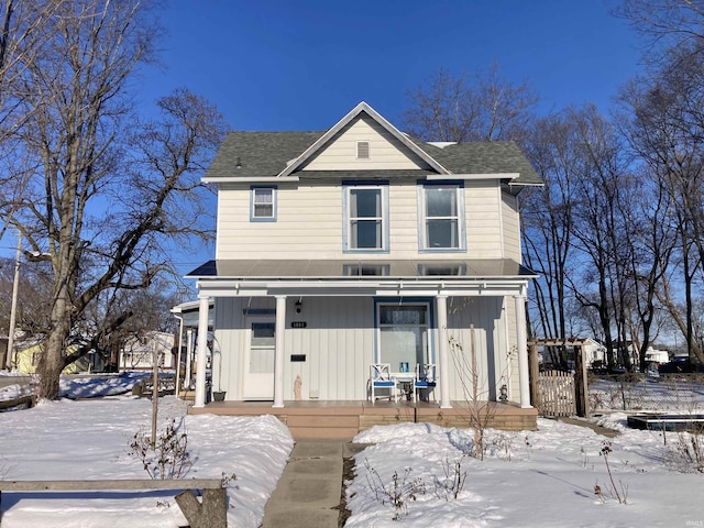 view of front of property featuring a porch