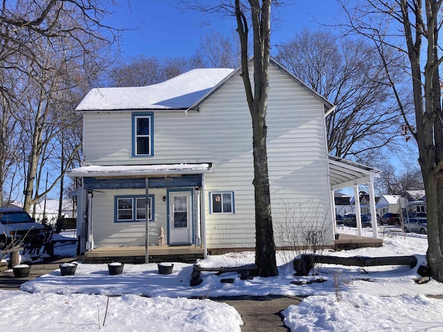 view of front of property