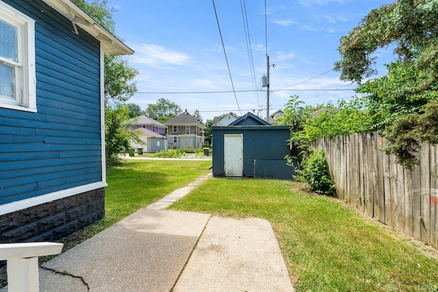 view of yard with a shed