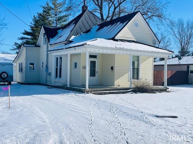 view of front facade featuring covered porch