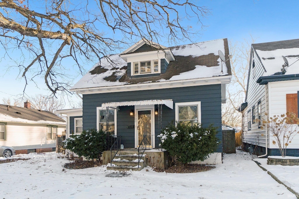 view of front of property