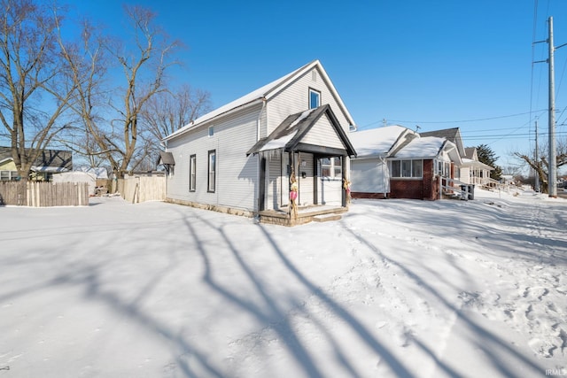 view of front of home with covered porch