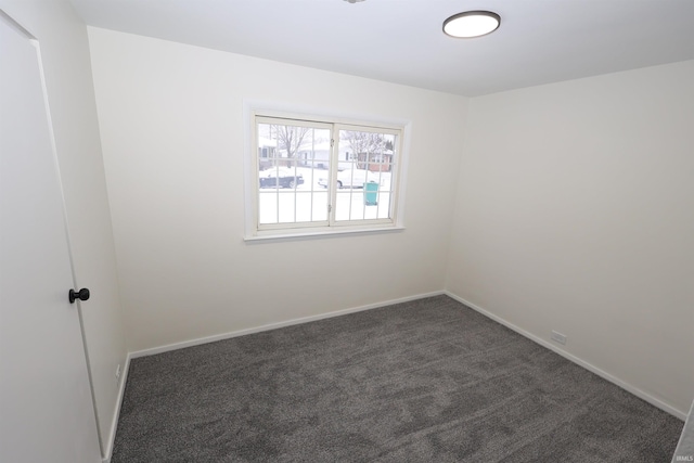 view of carpeted spare room