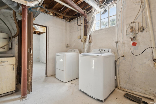 washroom with washer and clothes dryer