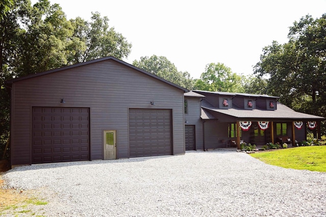 view of front facade with a garage