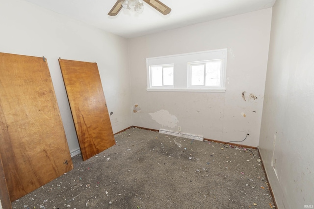 empty room featuring a ceiling fan