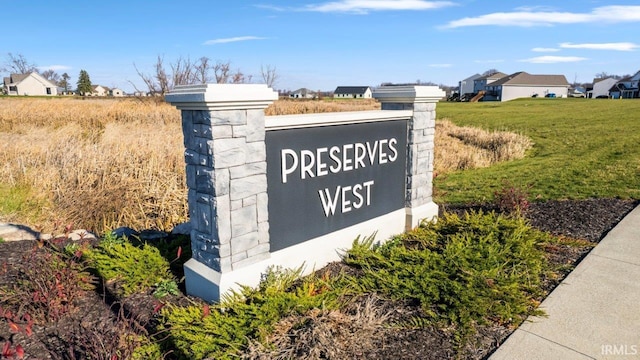 view of community / neighborhood sign