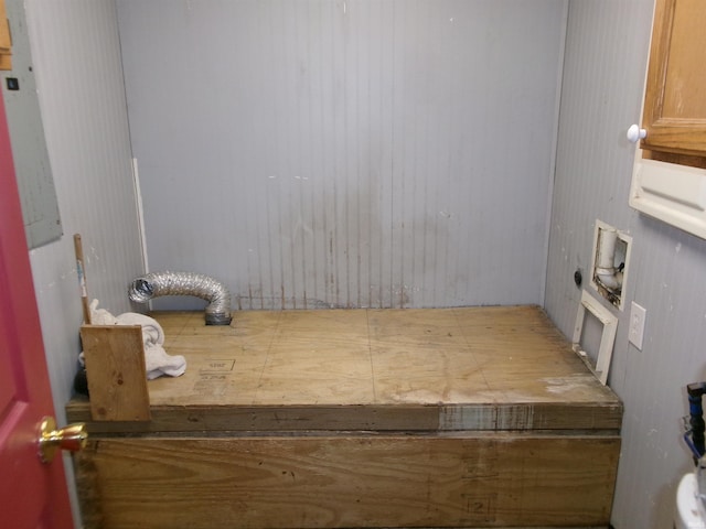 laundry room with electric dryer hookup