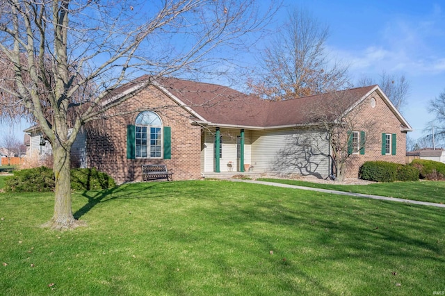 view of front of property with a front yard