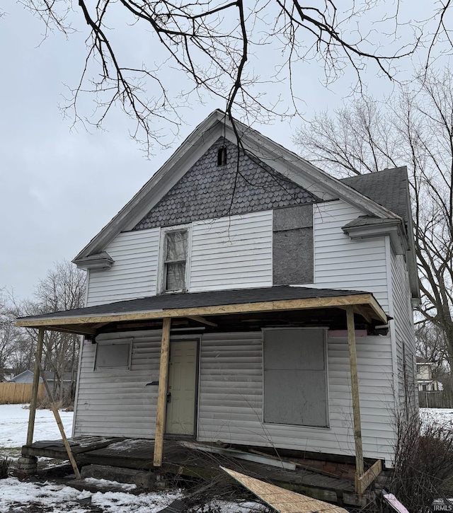 view of front of property