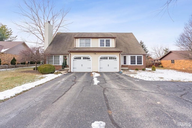 view of front facade featuring a garage