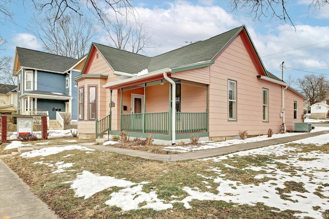 view of front of home with covered porch