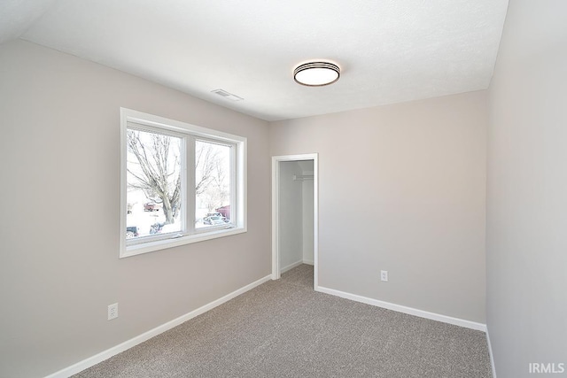 empty room featuring carpet