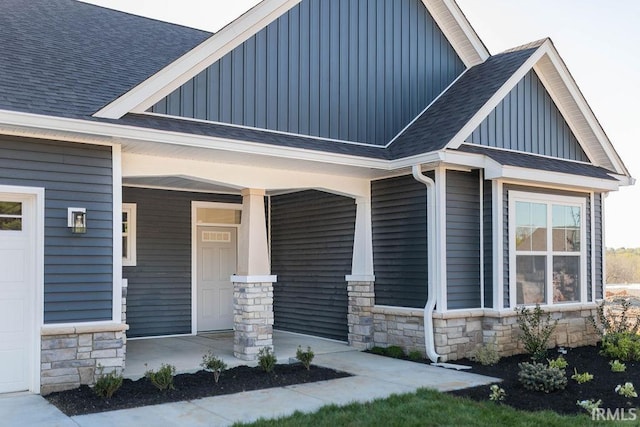 property entrance with covered porch