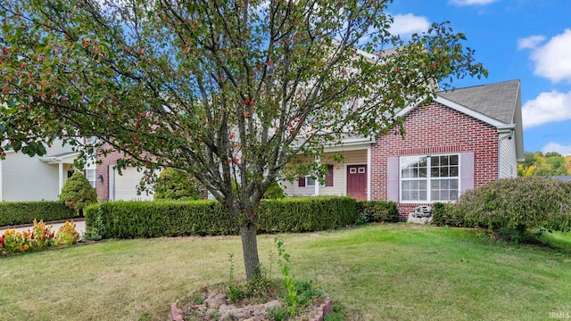 view of front of property with a front yard