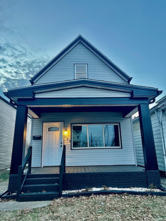 view of front of house featuring a porch