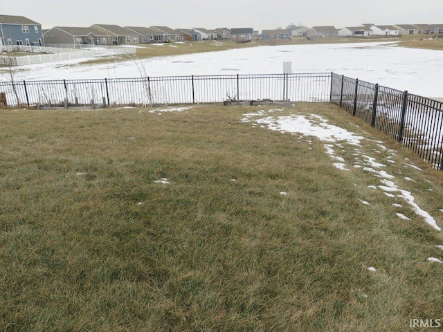 view of yard featuring a water view