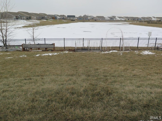 view of yard featuring a water view