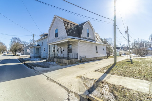 view of front of home featuring a porch