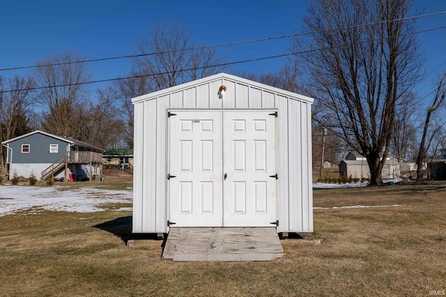 view of outdoor structure with a yard