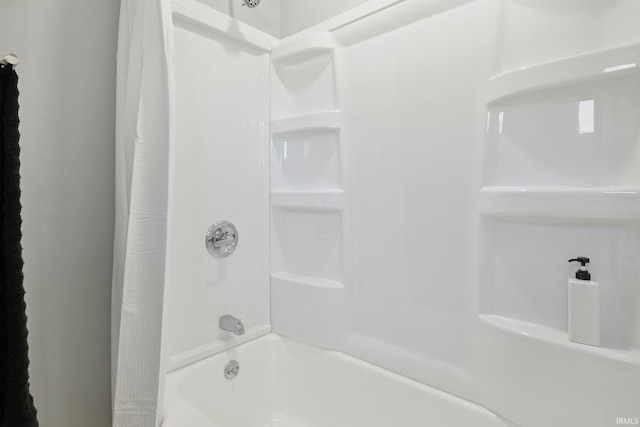 bathroom featuring shower / tub combination