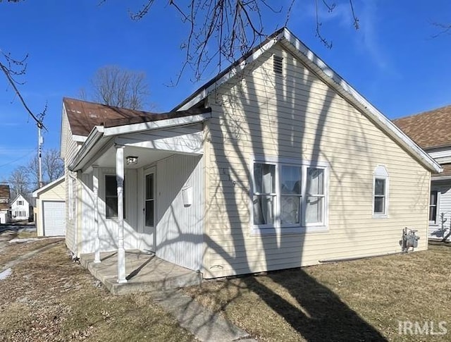 419 E Carl St, Winchester IN, 47394, 2 bedrooms, 1 bath house for sale