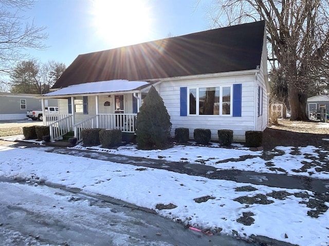 view of front of house with covered porch