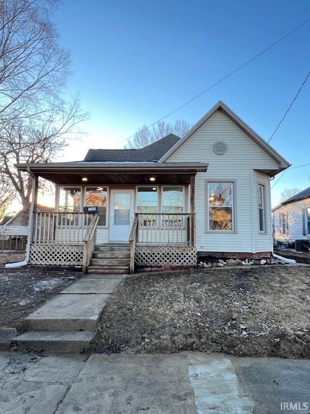 view of front facade featuring a porch