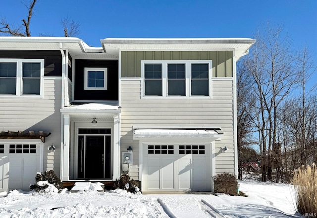 view of front of house featuring a garage