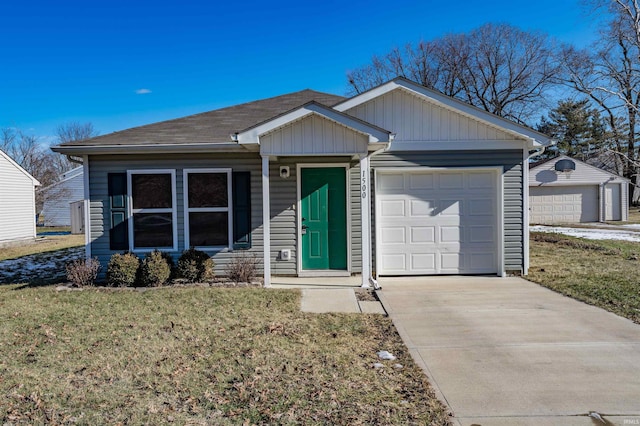 view of front of house with a front yard