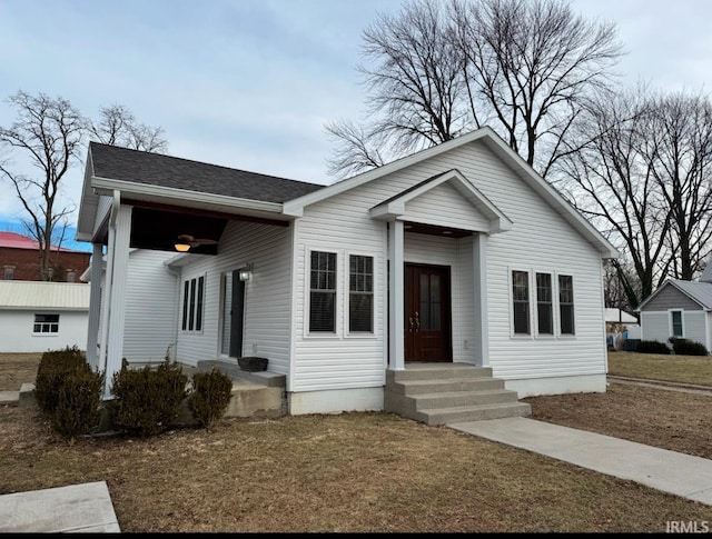 view of front facade with a front yard