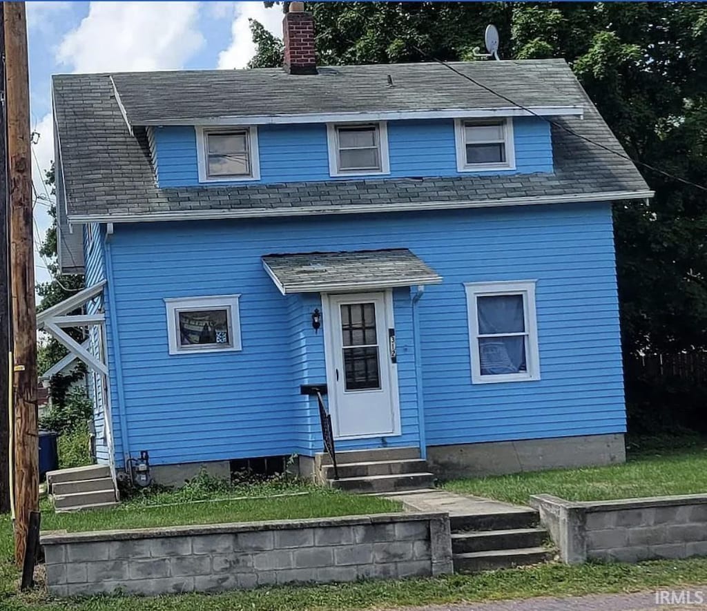 view of front of property