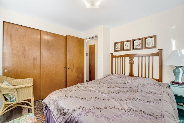 bedroom featuring a closet