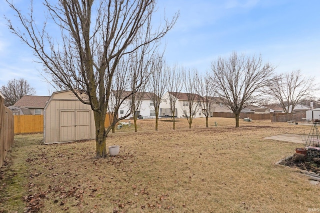 view of yard with a shed