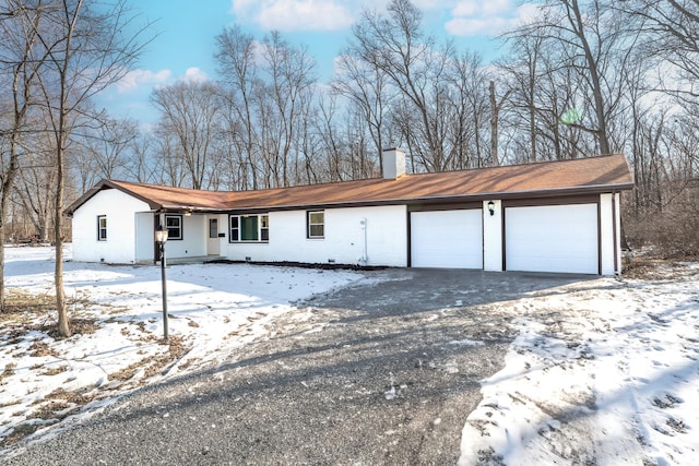 view of front facade with a garage