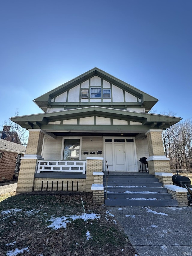 view of front facade with covered porch