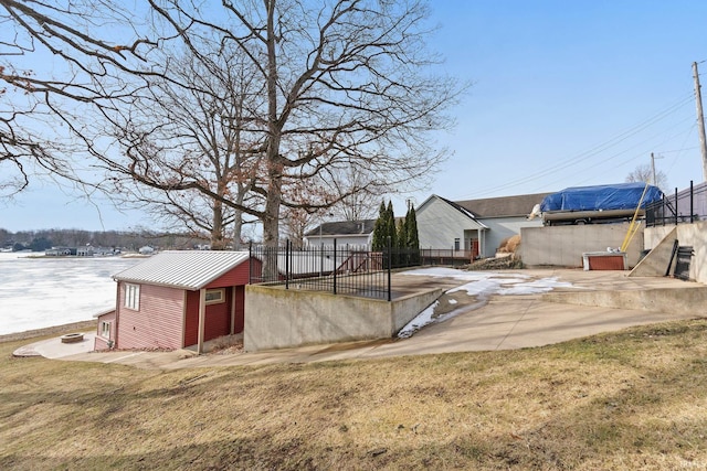 view of yard with a water view