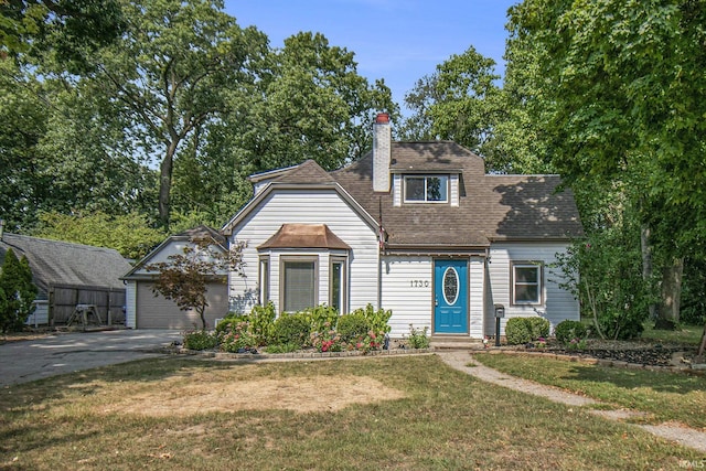 view of front of home with a front yard