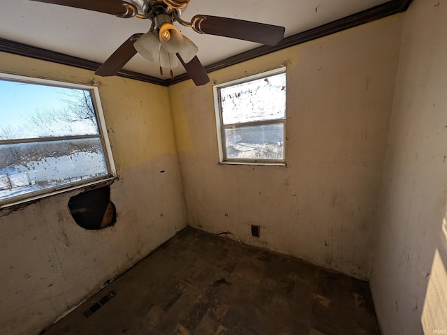 empty room with ceiling fan