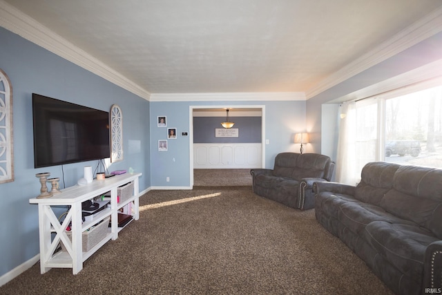 carpeted living room featuring crown molding