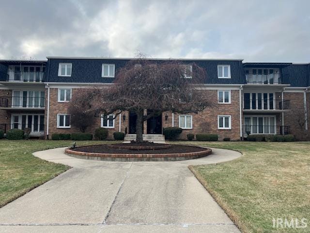 view of building exterior