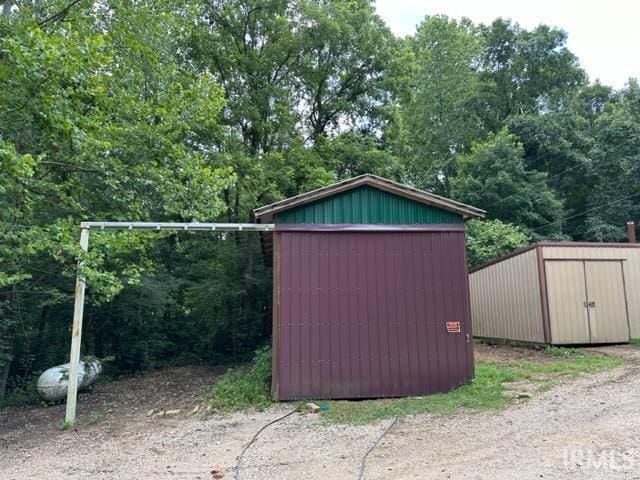 view of outbuilding