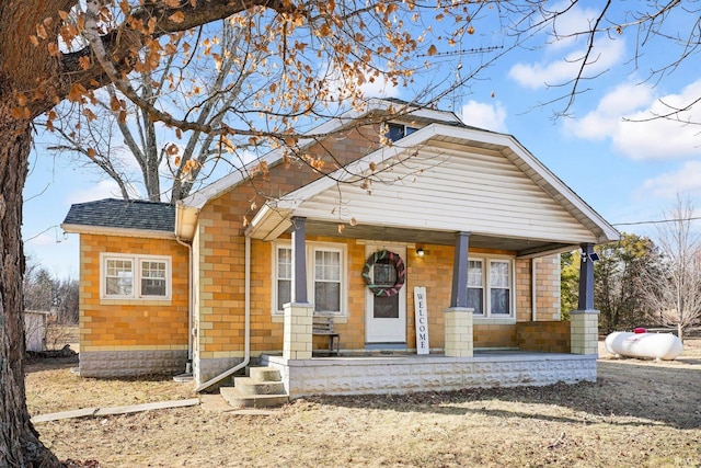 view of front of property featuring a porch