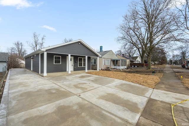 view of front of property featuring a porch